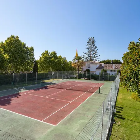 Golden Mile I Seaview I Pools I 4minutes Walk I Free Parking Apartment *