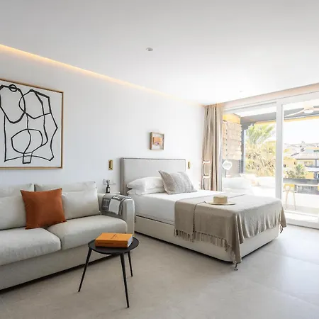 Golden Mile I Seaview I Pools I 4minutes Walk I Free Parking Apartment Marbella