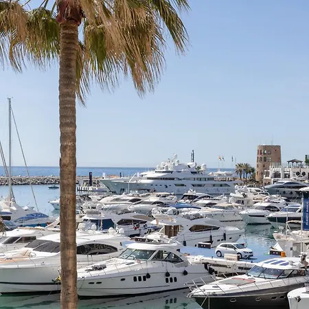 Golden Mile I Seaview I Pools I 4minutes Walk I Free Parking