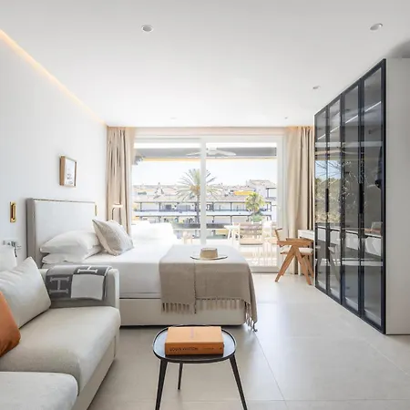 Golden Mile I Seaview I Pools I 4minutes Walk I Free Parking Marbella