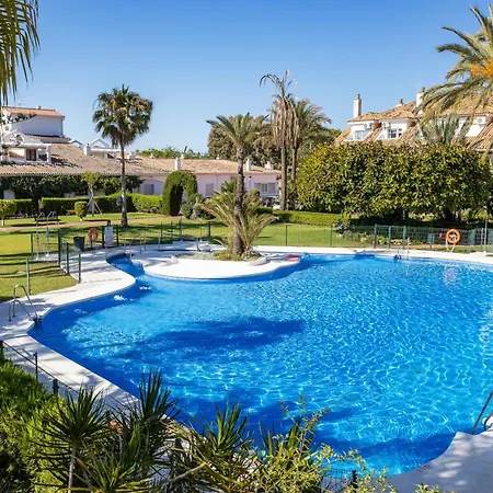 Golden Mile I Seaview I Pools I 4minutes Walk I Free Parking Apartment