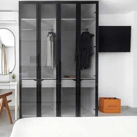 Golden Mile I Seaview I Pools I 4minutes Walk I Free Parking Apartment Marbella