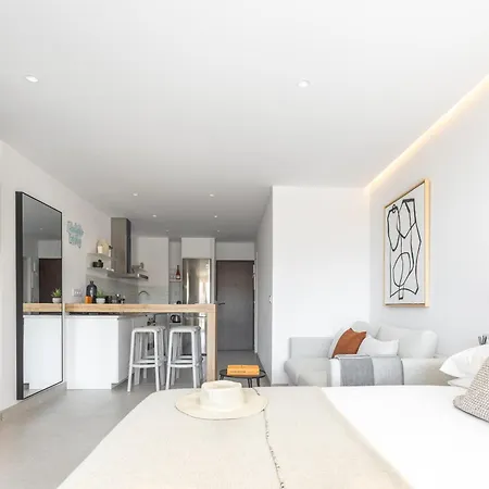 Golden Mile I Seaview I Pools I 4minutes Walk I Free Parking * Marbella