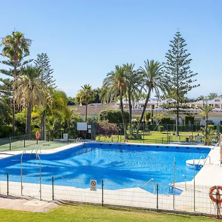 Golden Mile I Seaview I Pools I 4minutes Walk I Free Parking 公寓 马尔韦利亚