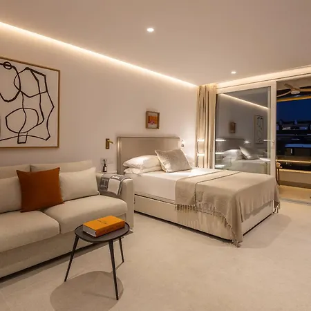 Golden Mile I Seaview I Pools I 4minutes Walk I Free Parking *