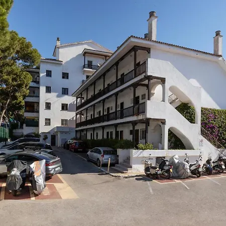 Golden Mile I Seaview I Pools I 4minutes Walk I Free Parking Marbella