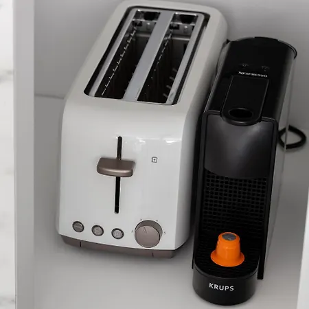 Golden Mile I Seaview I Pools I 4minutes Walk I Free Parking Apartment Marbella