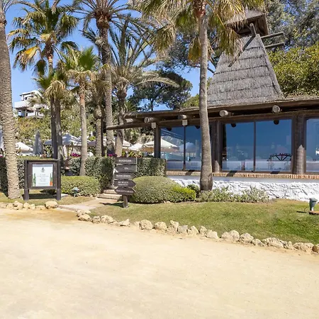 Golden Mile I Seaview I Pools I 4minutes Walk I Free Parking Apartment Marbella