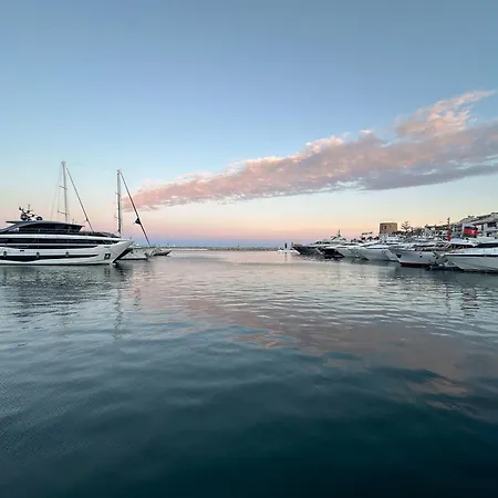 アパート Golden Mile I Seaview I Pools I 4minutes Walk I Free Parking マルベーリャ