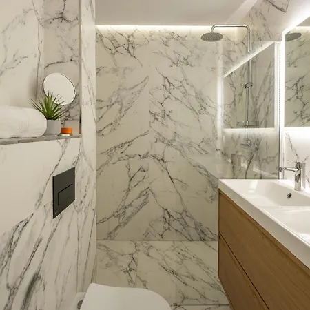 Golden Mile I Seaview I Pools I 4minutes Walk I Free Parking *