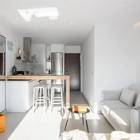 Golden Mile I Seaview I Pools I 4minutes Walk I Free Parking Marbella