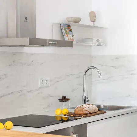 Golden Mile I Seaview I Pools I 4minutes Walk I Free Parking *