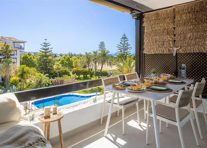 Golden Mile I Seaview I Pools I 4minutes Walk I Free Parking