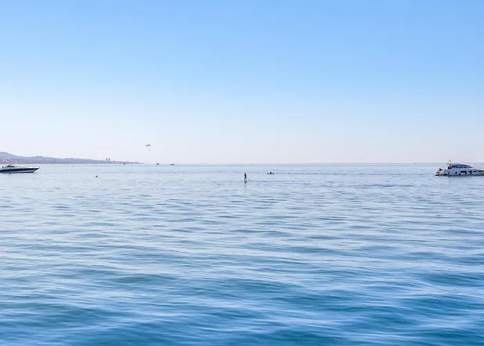 Golden Mile I Seaview I Pools I 4minutes Walk I Free Parking Appartamento *