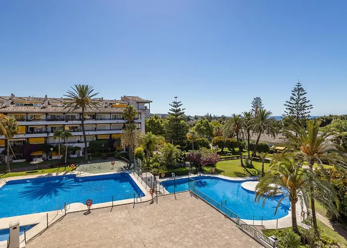 Golden Mile I Seaview I Pools I 4minutes Walk I Free Parking Marbella