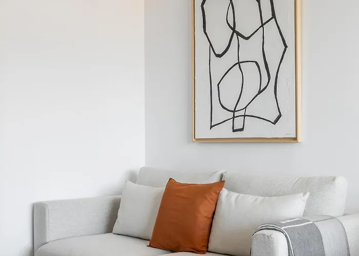 Appartamento Golden Mile I Seaview I Pools I 4minutes Walk I Free Parking *