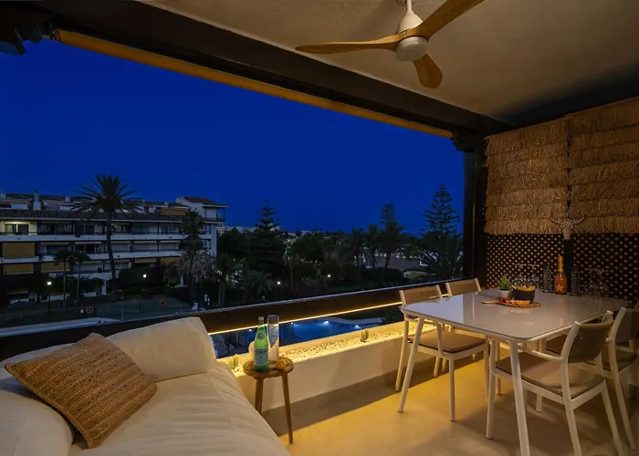 Golden Mile I Seaview I Pools I 4minutes Walk I Free Parking Marbella