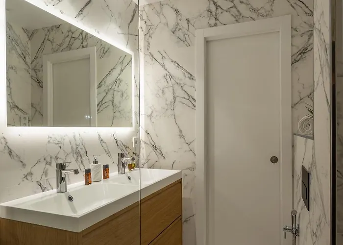 Golden Mile I Seaview I Pools I 4minutes Walk I Free Parking * Marbella