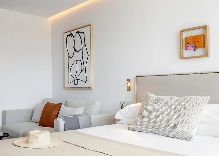 Golden Mile I Seaview I Pools I 4minutes Walk I Free Parking