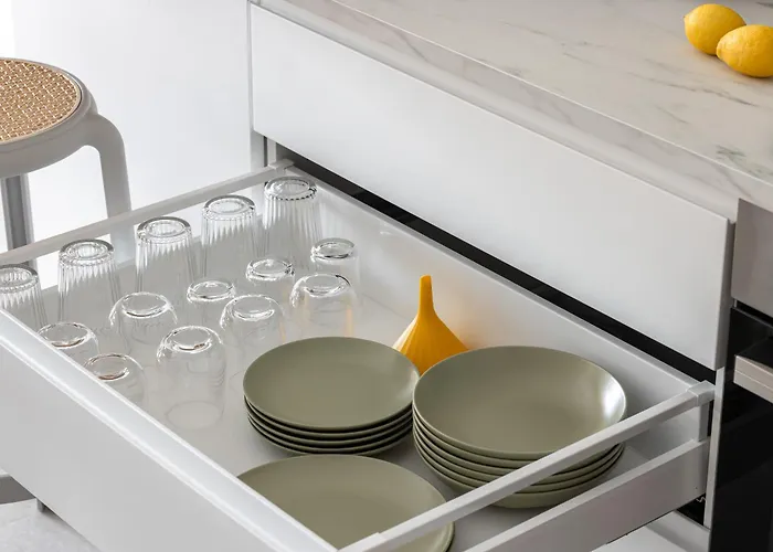 Golden Mile I Seaview I Pools I 4minutes Walk I Free Parking