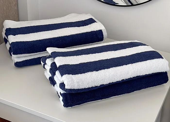 Golden Mile I Seaview I Pools I 4minutes Walk I Free Parking *