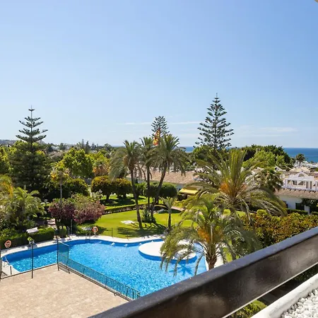 Apartament Golden Mile I Seaview I Pools I 4minutes Walk I Free Parking *