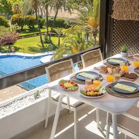 Apartament Golden Mile I Seaview I Pools I 4minutes Walk I Free Parking
