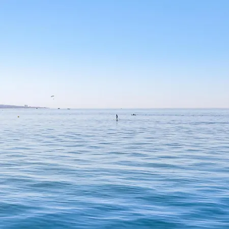 Golden Mile I Seaview I Pools I 4minutes Walk I Free Parking 公寓 *