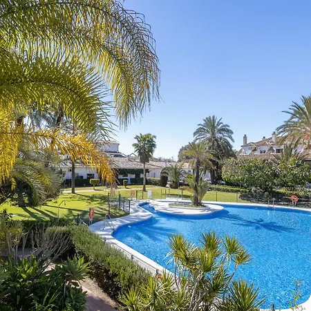 Golden Mile I Seaview I Pools I 4minutes Walk I Free Parking 公寓 *