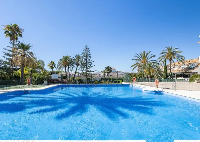 Golden Mile I Seaview I Pools I 4minutes Walk I Free Parking * Марбелья