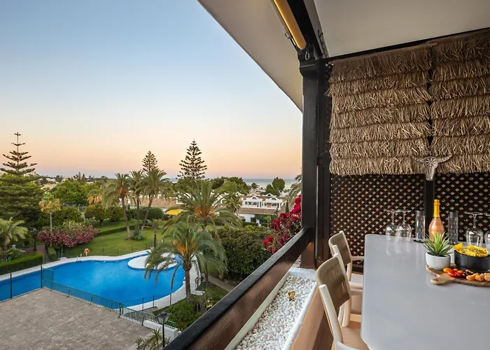 Golden Mile I Seaview I Pools I 4minutes Walk I Free Parking Апартаменти