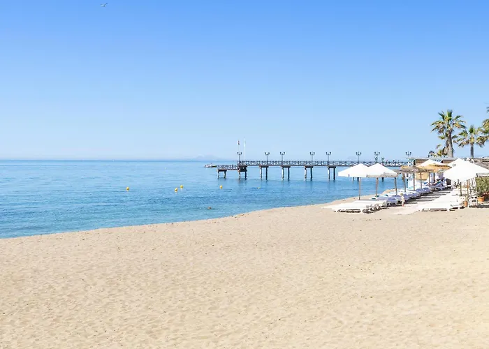 Апартаменти Golden Mile I Seaview I Pools I 4minutes Walk I Free Parking Марбелья