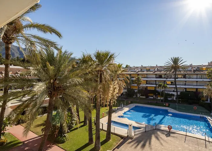 Golden Mile I Seaview I Pools I 4minutes Walk I Free Parking Апартаменти *