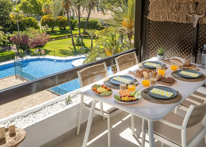 Апартаменти Golden Mile I Seaview I Pools I 4minutes Walk I Free Parking