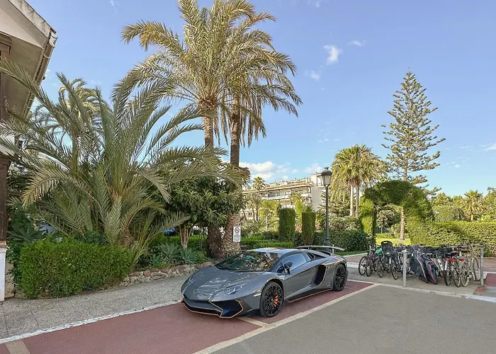 Апартаменти Golden Mile I Seaview I Pools I 4minutes Walk I Free Parking