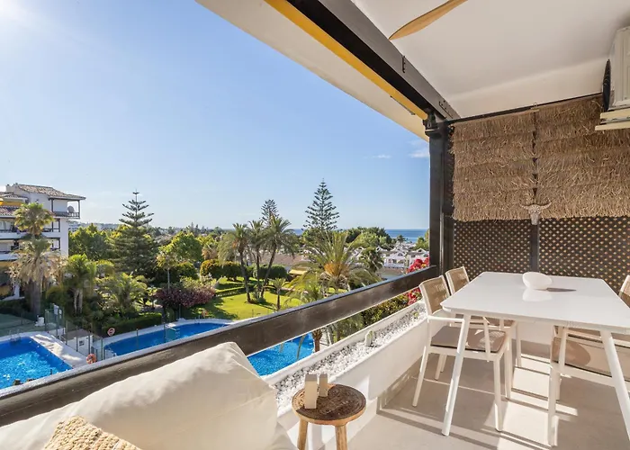 Апартаменти Golden Mile I Seaview I Pools I 4minutes Walk I Free Parking *