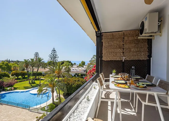 Апартаменти Golden Mile I Seaview I Pools I 4minutes Walk I Free Parking Марбелья