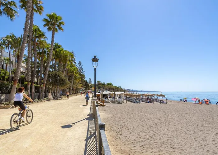 Golden Mile I Seaview I Pools I 4minutes Walk I Free Parking Апартаменти Марбелья